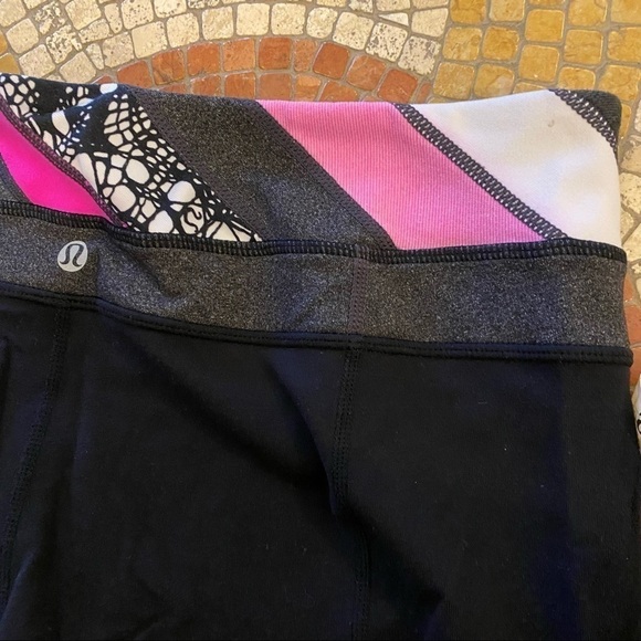 LULULEMON Women Reversible Cropped Pants Size 8 - Picture 9 of 9